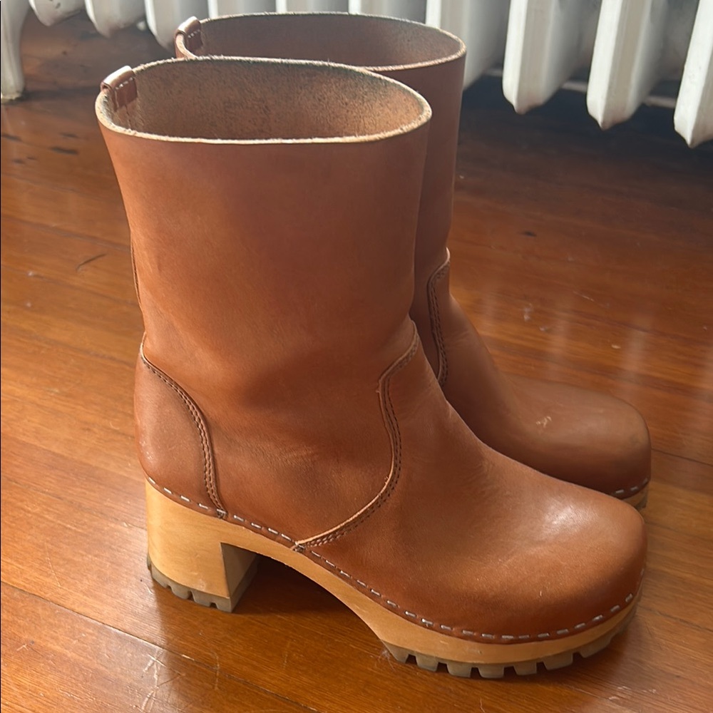 Tan Swedish Hasbeens - Mid-Calf (Sz 5.5)